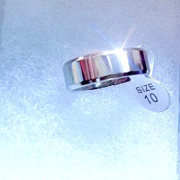Mens Silver Band Ring Weddibg Anniversary Engagement NWT - Picture 1 of 6